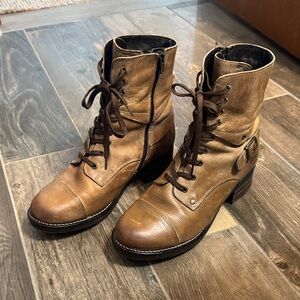 Taos Footwear Crave Brown Lace-Up Leather Ankle Boots